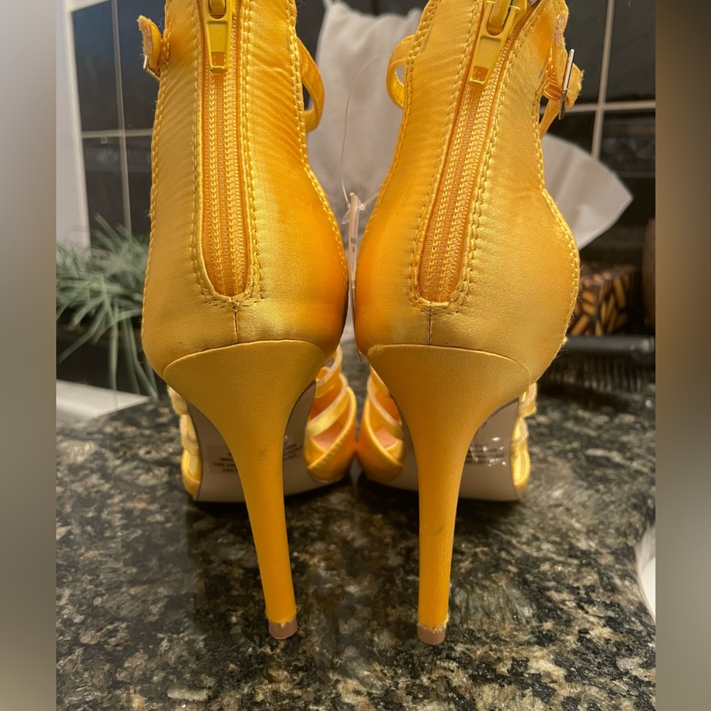 Yellow Heels - Picture 5 of 5